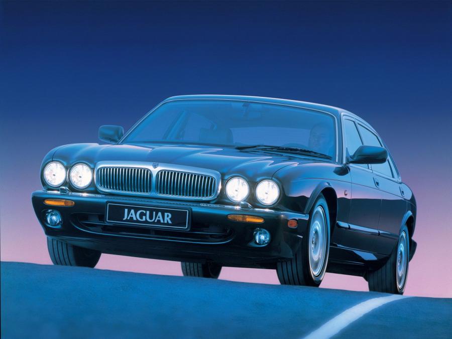  Jaguar XJ8 (X300) 1997 года  (фото 11 из 23)